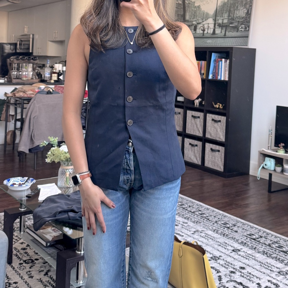 Madewell crewneck cutaway vest in drapey twill